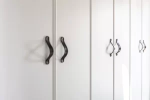 Modern Hinged Wardrobe Doors by raumplus